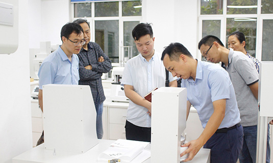 齐鲁工业大学赵传山教授到访我司进行考察参观